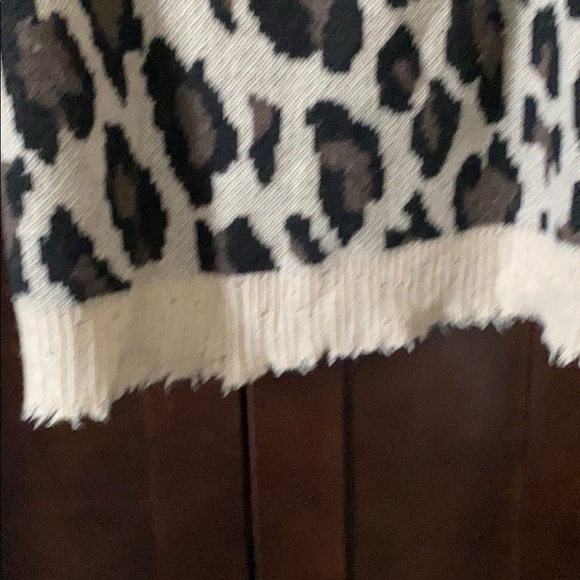 Aqua Cashmere Cheetah Sweater M NWOT - Picture 5 of 7